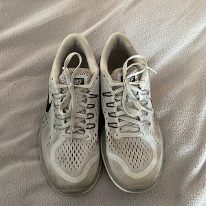 Nike Grey Running Shoes Sz Womens 10